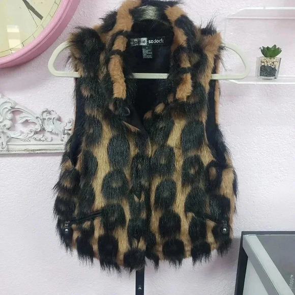 Jamie Sadock Faux Fur Vest - Picture 1 of 9